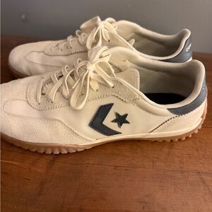 Converse Cream and Cream and Navy Casual Sneakers size 10 men 11.5 women.